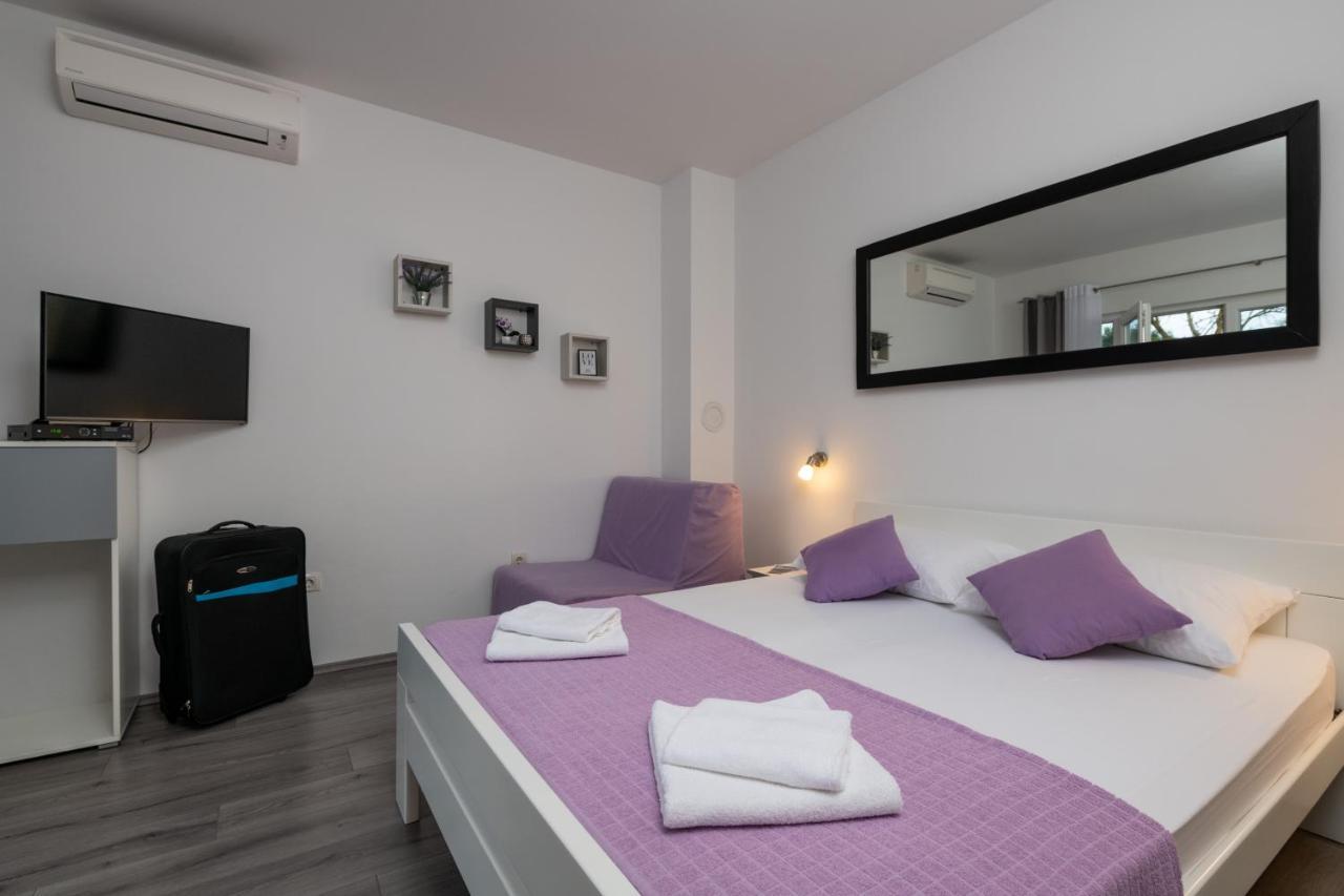 Apartments Greta & Ivona Pula Bagian luar foto