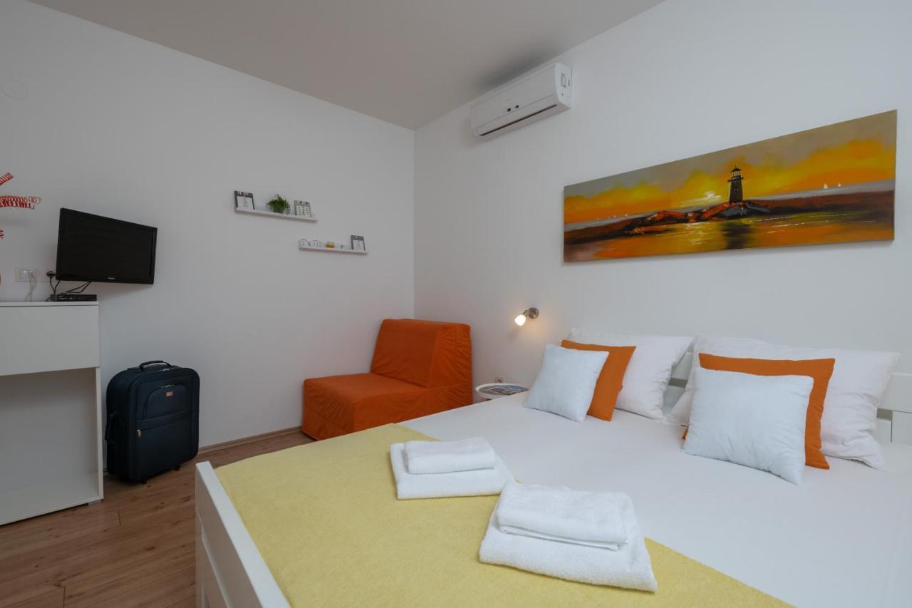 Apartments Greta & Ivona Pula Bagian luar foto